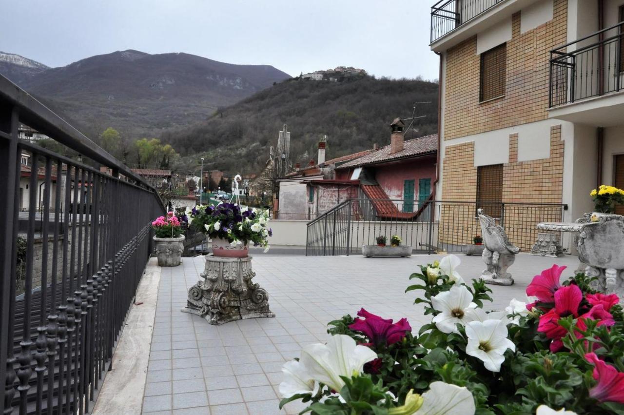Albergo Rio Canistro Exteriör bild